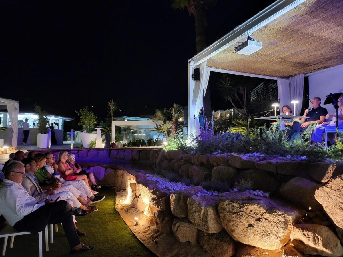 Oasi Blu Sardinia Hotell Santa Margherita di Pula Eksteriør bilde